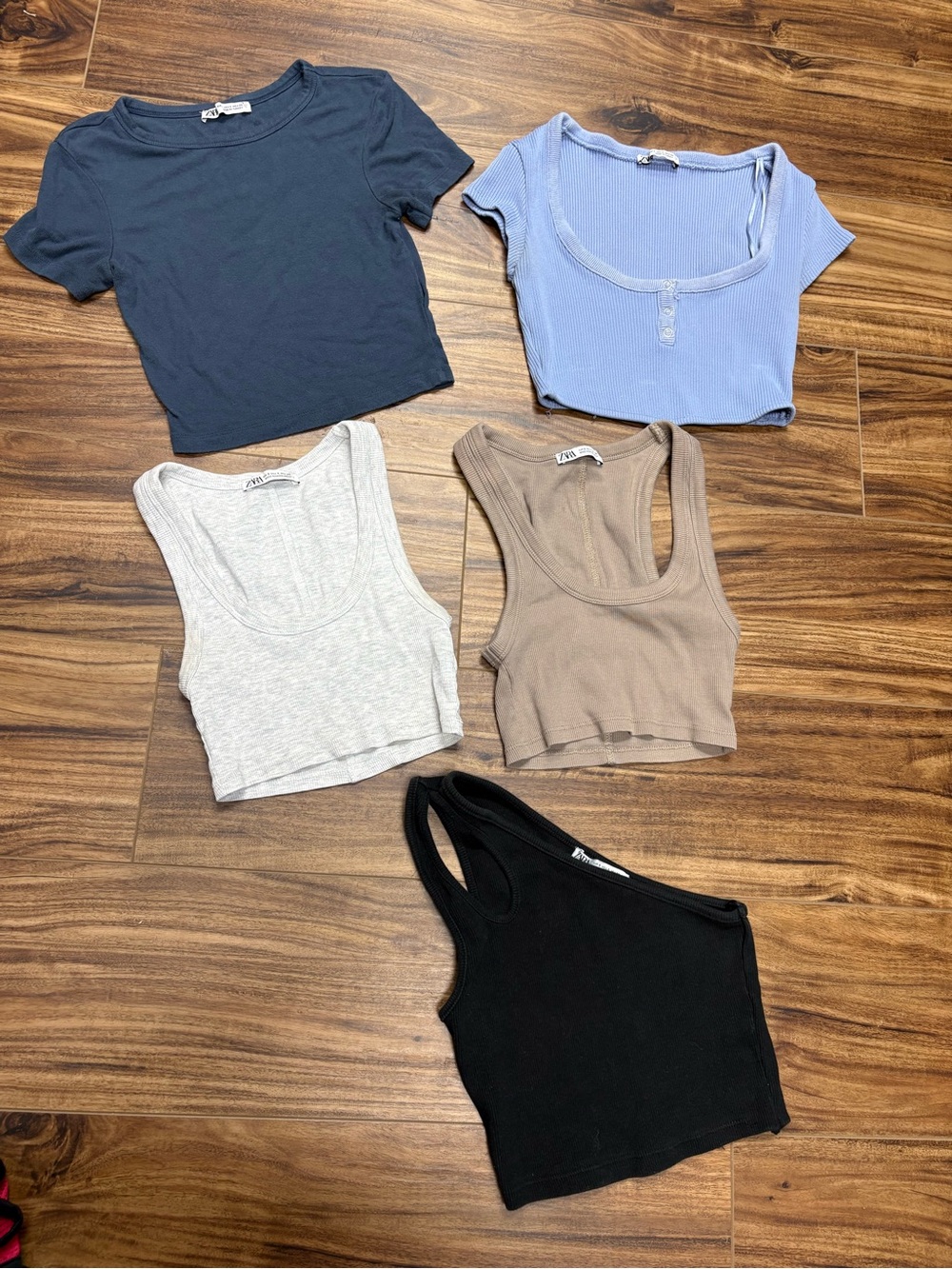 Lot of 5 Zara crop tops, 2 tanks, 1 one shoulder, 2 T-shirts, size Small Juniors
